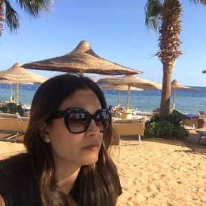 Meet your Posher, Maha